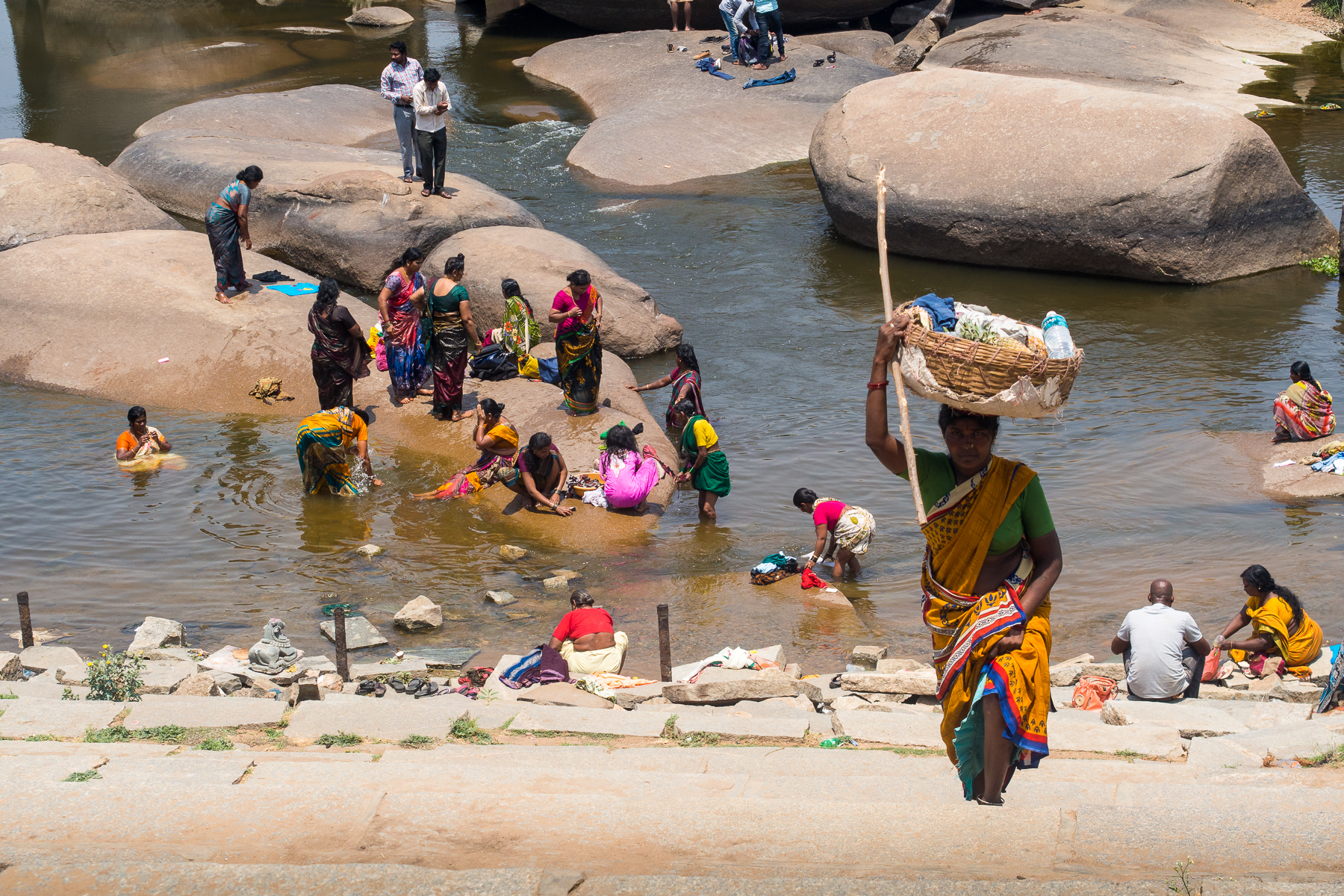 30 Tage kunterbuntes Indien: wie wir unseren Kulturschock in Bengaluru, Kamagere und Mysore meisterten, in Goa genossen und feierten sowie Hampi bestaunten. Inklusive: das Ende ist da – wie unsere Weltreise endet und was wir gelernt haben.